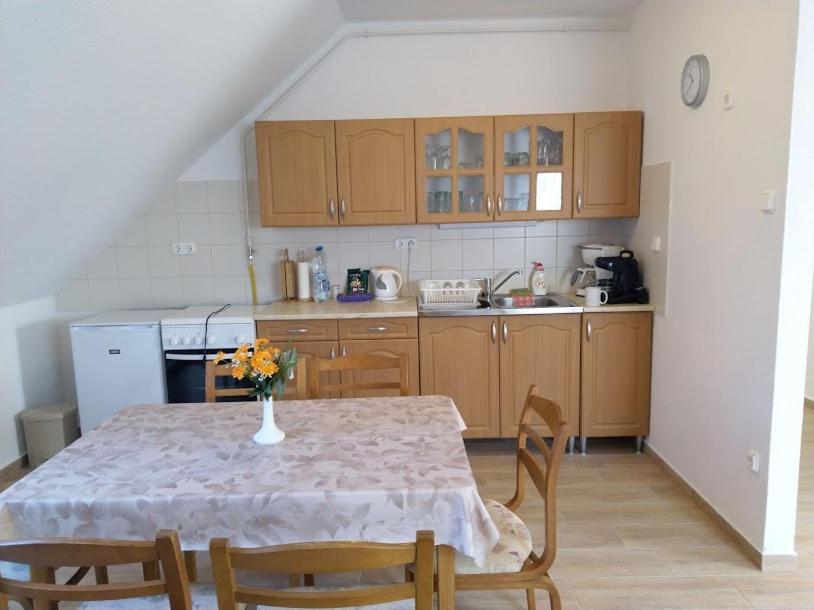 Foeveny Apartman Balatonudvari Luaran gambar